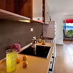 B Apartment *